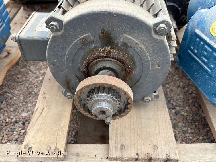 image for item ET4703 (5) electric motors