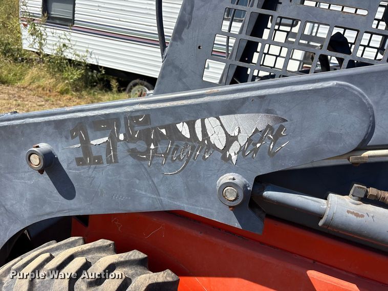 image for item ET7140 2004 Thomas 175 skid steer loader