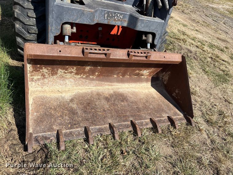 image for item ET7140 2004 Thomas 175 skid steer loader