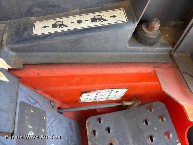 image for item ET7140 2004 Thomas 175 skid steer loader