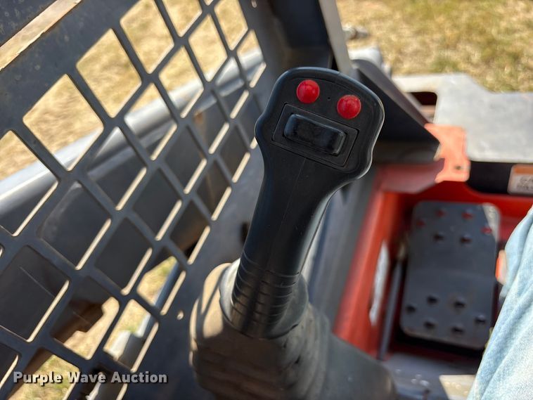 image for item ET7140 2004 Thomas 175 skid steer loader