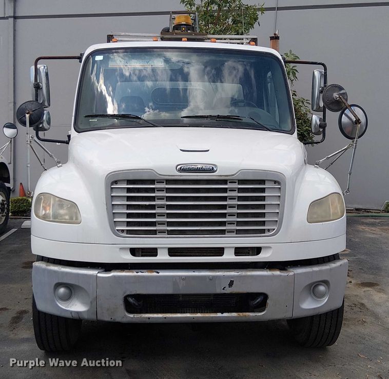 image for item EU2516 2010 Freighliner M2 106 street sweeper truck