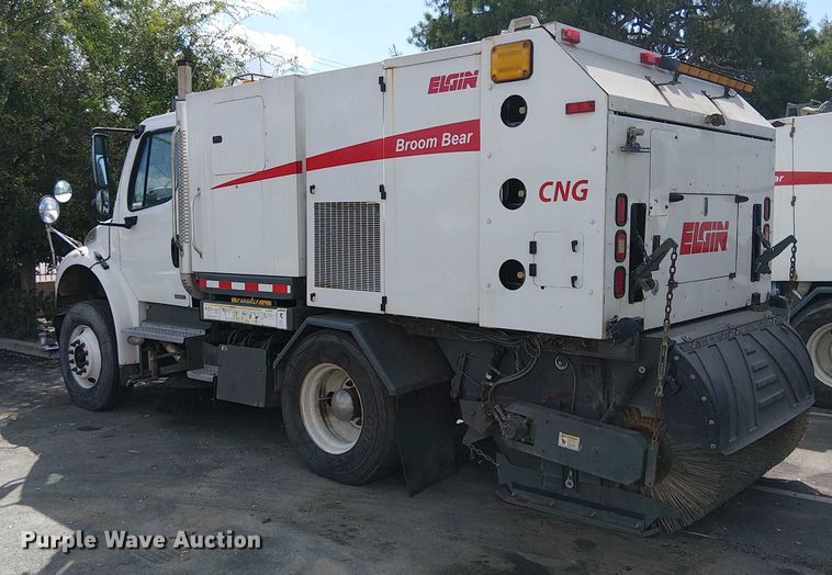 image for item EU2516 2010 Freighliner M2 106 street sweeper truck