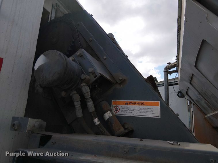 image for item EU2516 2010 Freighliner M2 106 street sweeper truck