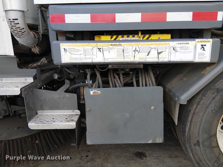 image for item EU2516 2010 Freighliner M2 106 street sweeper truck