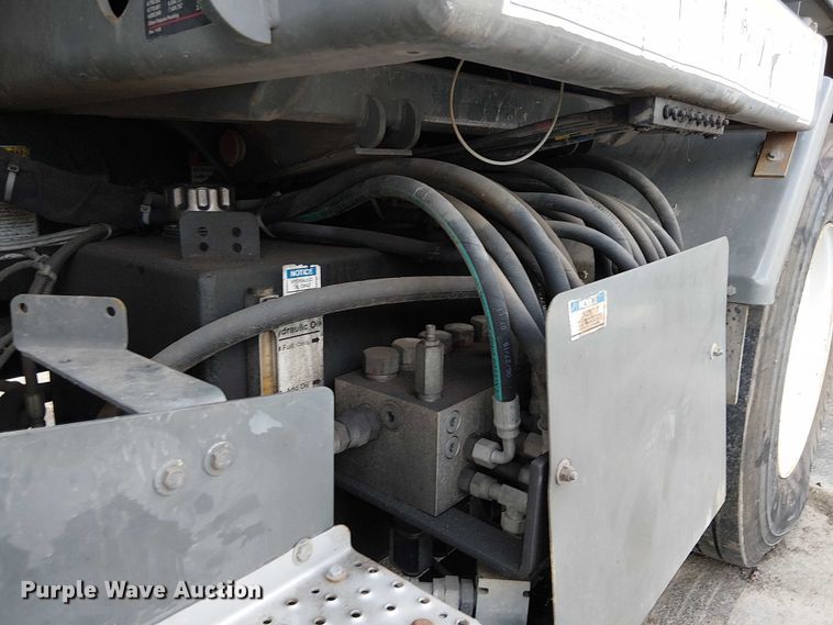 image for item EU2516 2010 Freighliner M2 106 street sweeper truck