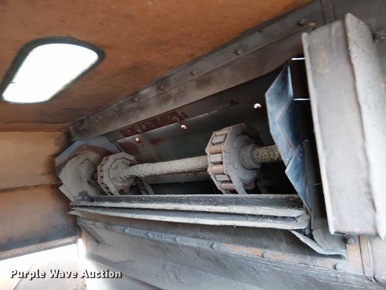 image for item EU2516 2010 Freighliner M2 106 street sweeper truck