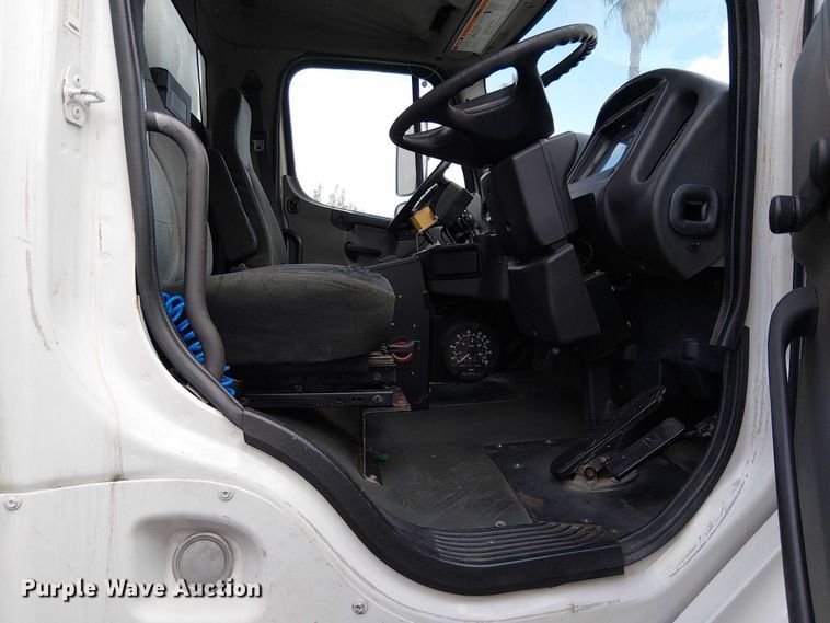 image for item EU2516 2010 Freighliner M2 106 street sweeper truck