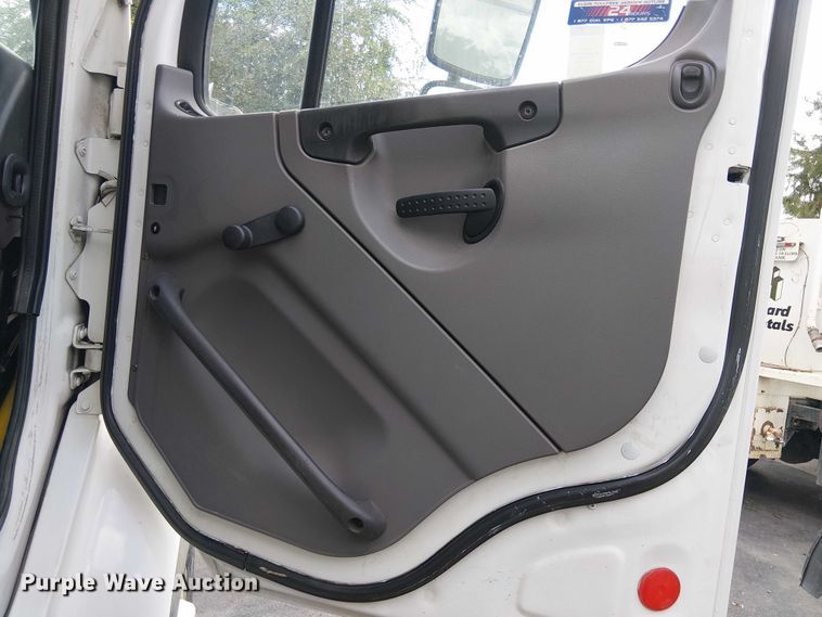 image for item EU2516 2010 Freighliner M2 106 street sweeper truck