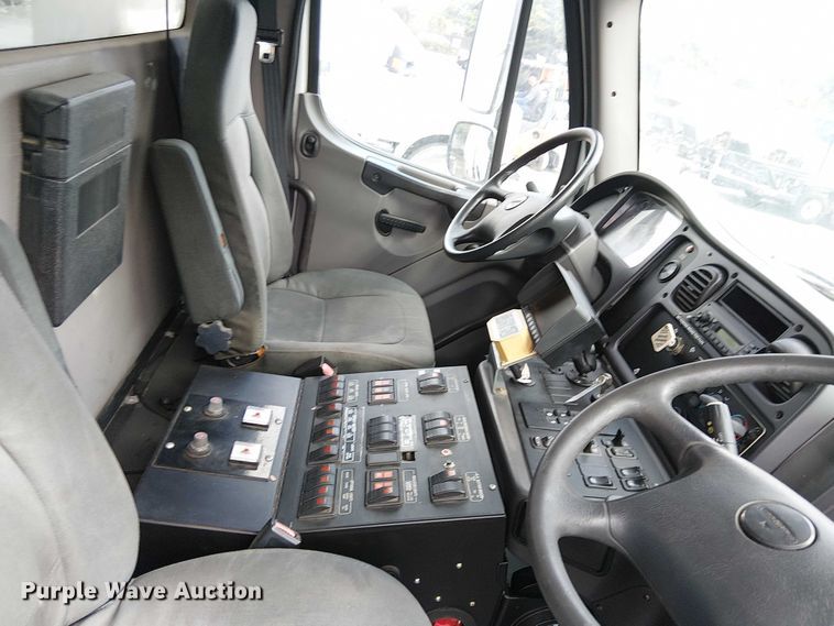 image for item EU2516 2010 Freighliner M2 106 street sweeper truck