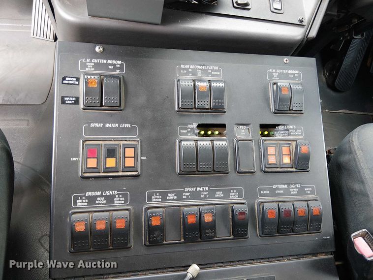 image for item EU2518 2010 Freighter M2 106 street sweeper truck