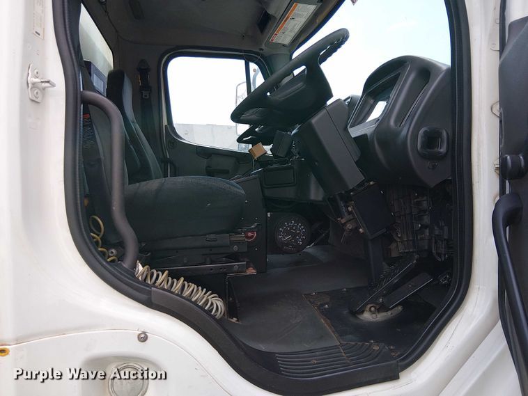 image for item EU2518 2010 Freighter M2 106 street sweeper truck