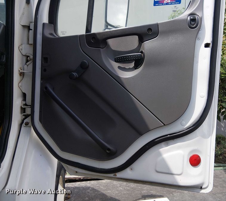 image for item EU2518 2010 Freighter M2 106 street sweeper truck