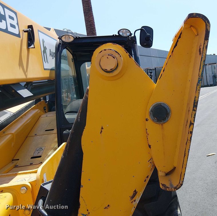 image for item EU2519 2020 JCB 510.56 F telehandler