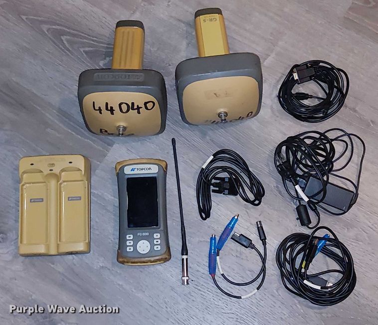 image for item EU2549 Topcon GR-3 GPS equipment