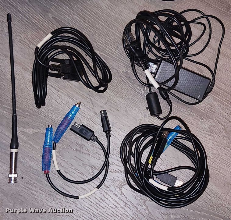 image for item EU2549 Topcon GR-3 GPS equipment