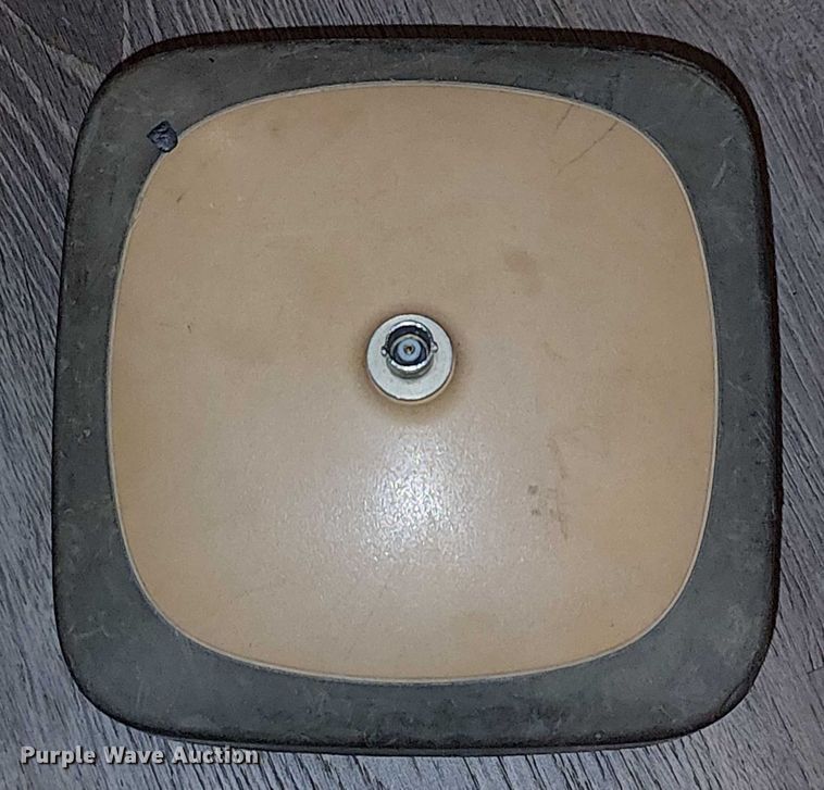 image for item EU2555 Topcon GR-3 GPS equipment