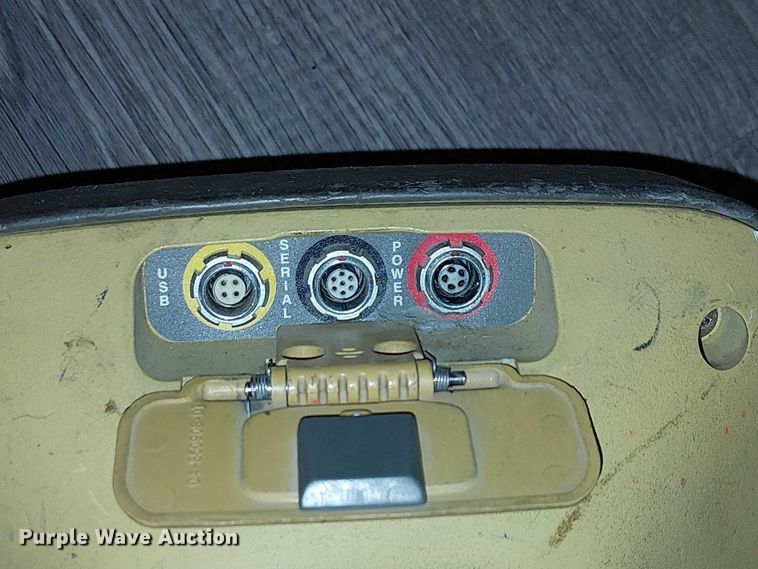 image for item EU2555 Topcon GR-3 GPS equipment