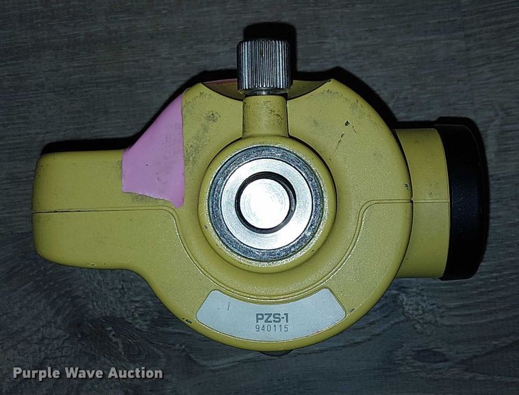 image for item EU2557 Topcon LZ-T5 GPS equipment