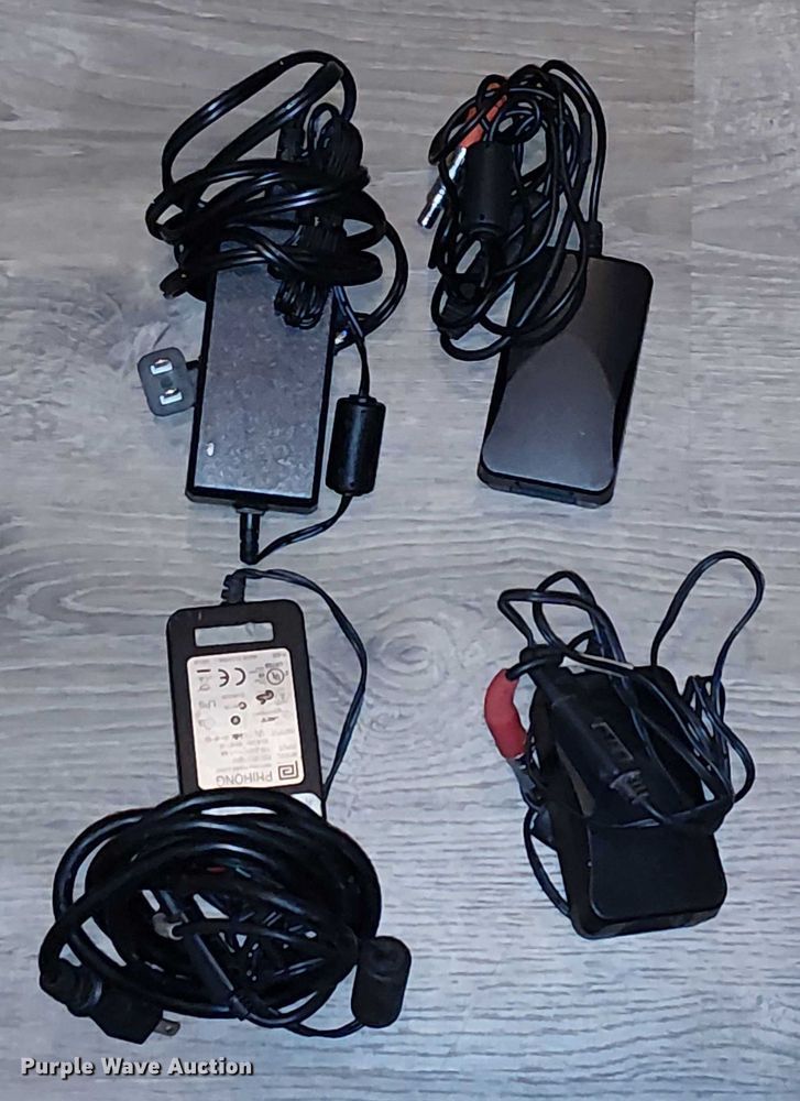 image for item EU2558 Topcon GR-3 GPS equipment