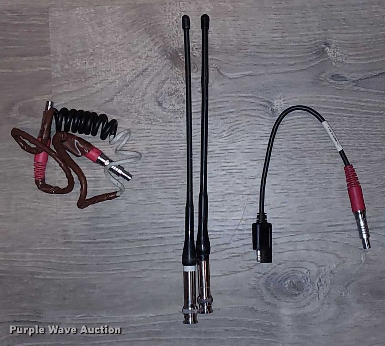 image for item EU2558 Topcon GR-3 GPS equipment