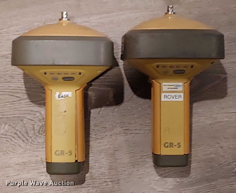 image for item EU2558 Topcon GR-3 GPS equipment