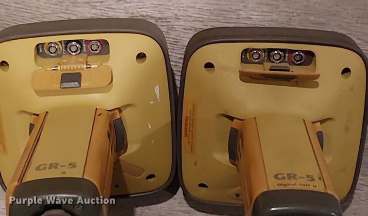 image for item EU2558 Topcon GR-3 GPS equipment