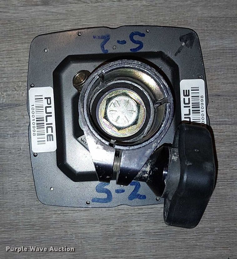 image for item EU2559 Topcon GX-60 GPS equipment