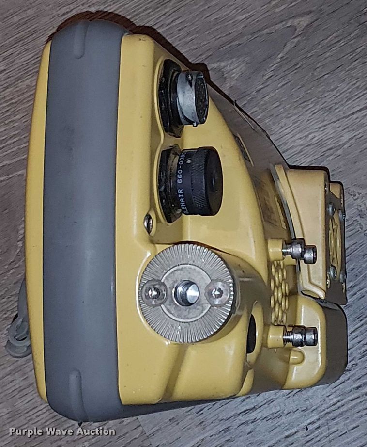 image for item EU2559 Topcon GX-60 GPS equipment