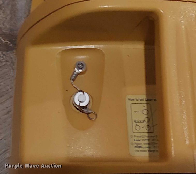 image for item EU2564 2010 Topcon PZL-1 surveying equipment