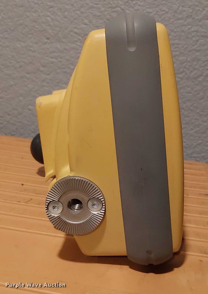 image for item EU2567 Topcon GX-60 GPS monitor