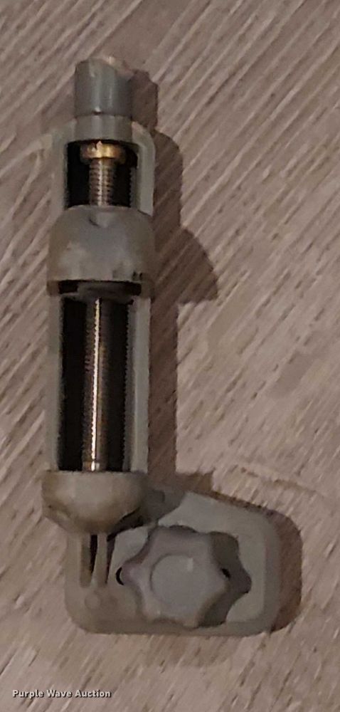 image for item EU2568 Trimble LL300N laser level