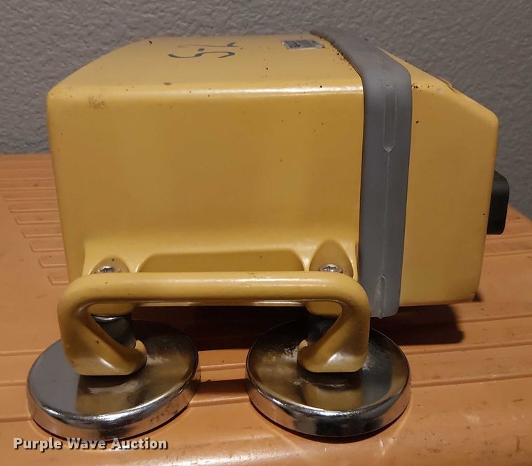 image for item EU2571 Topcon MC-R3 GPS equipment 