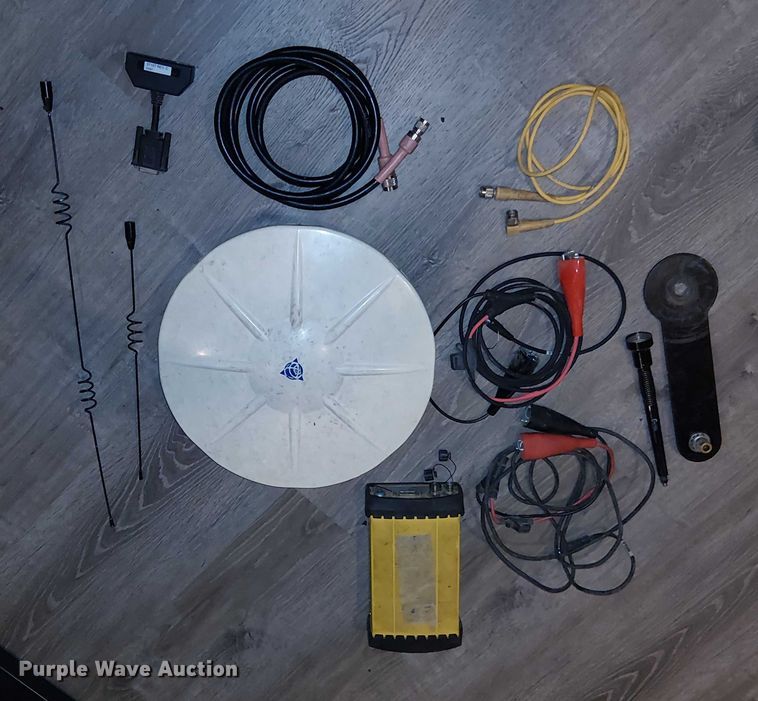 image for item EU2572 Trimble SPS855 Zephyr 3 GPS equipment