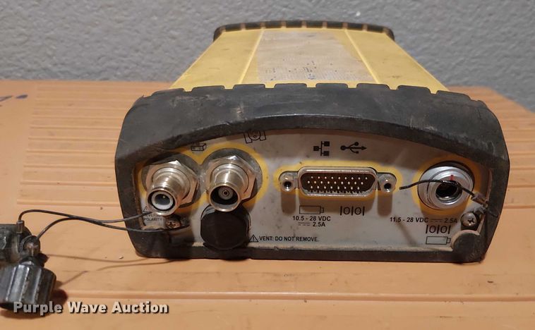 image for item EU2572 Trimble SPS855 Zephyr 3 GPS equipment