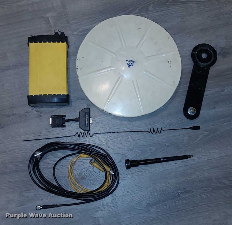 image for item EU2573 Trimble SPS855 GPS equipment