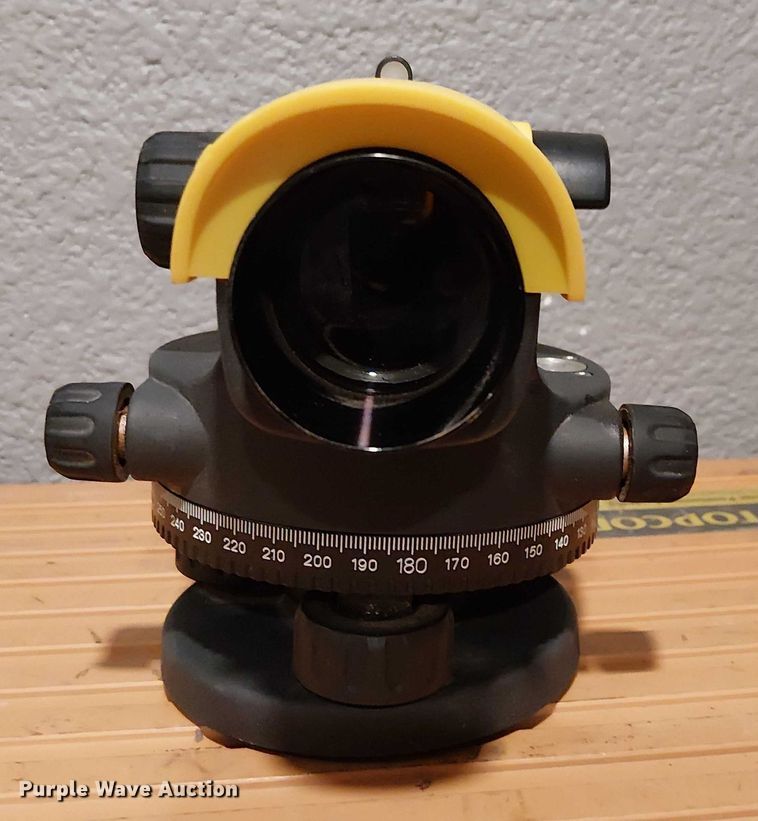 image for item EU2575 2021 Leica NA320 surveying equipment