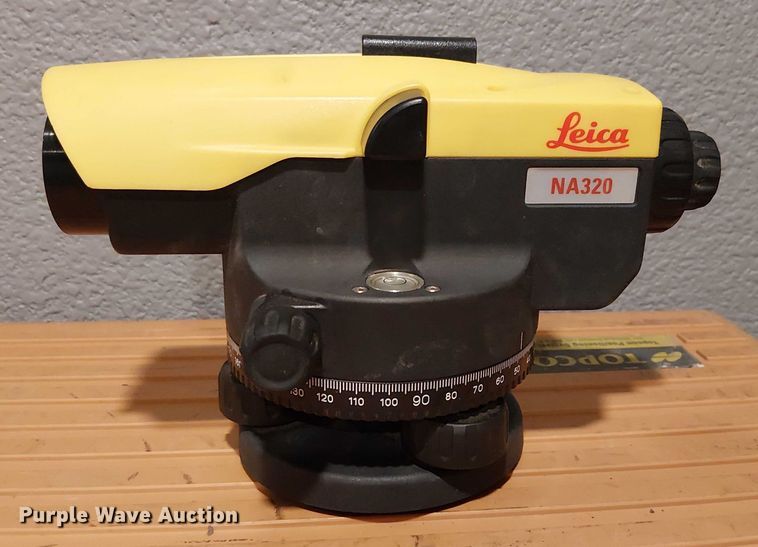 image for item EU2575 2021 Leica NA320 surveying equipment