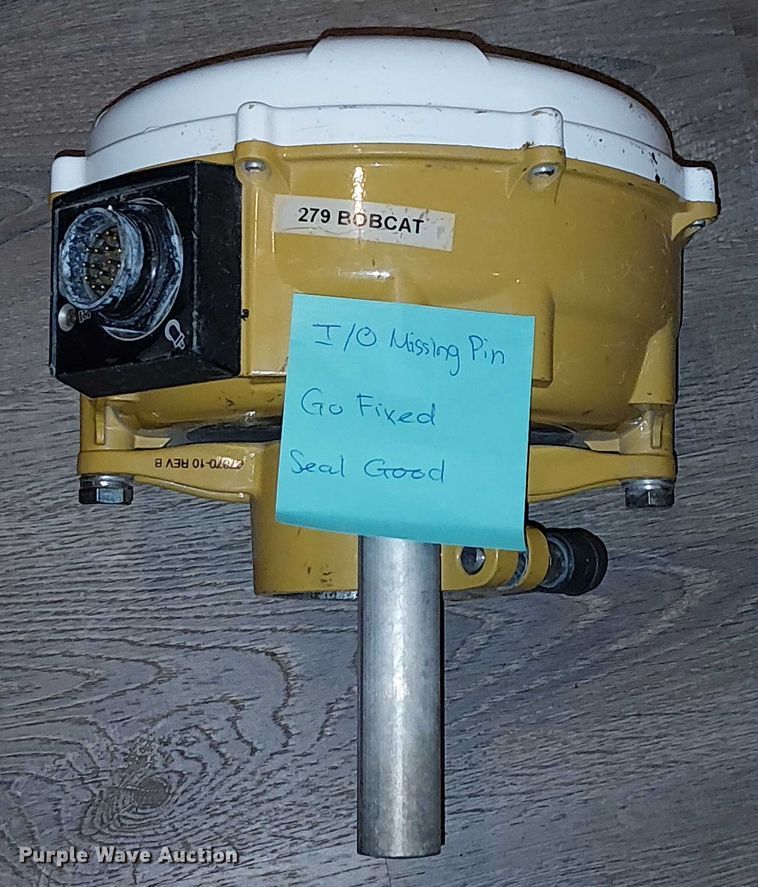 image for item EU2576 CAT AccuGrade GPS equipment