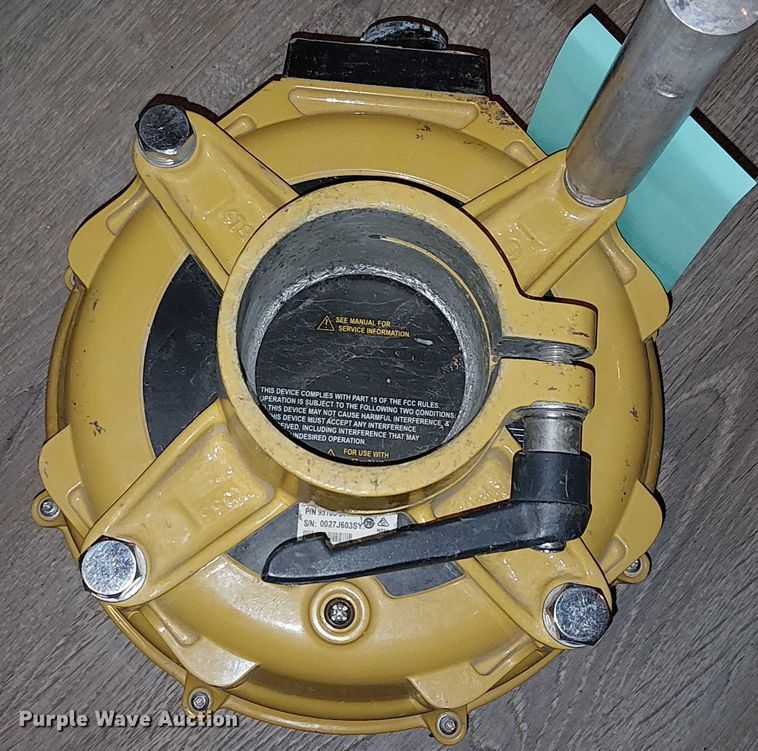 image for item EU2576 CAT AccuGrade GPS equipment