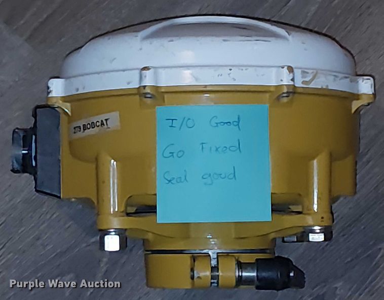 image for item EU2576 CAT AccuGrade GPS equipment