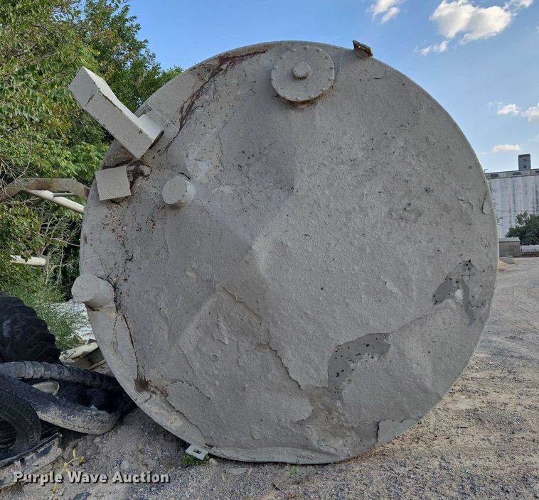 image for item EU3789 Concrete silo