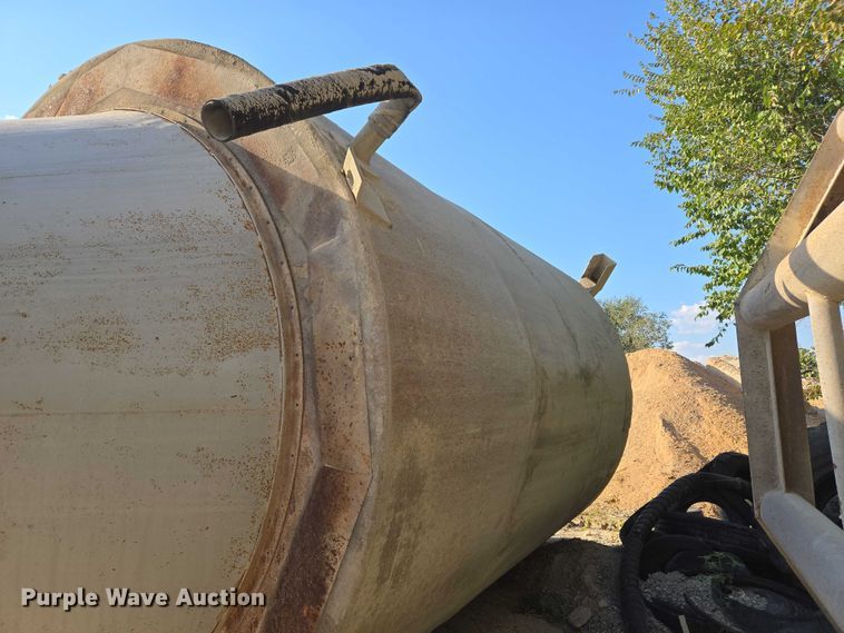 image for item EU3789 Concrete silo