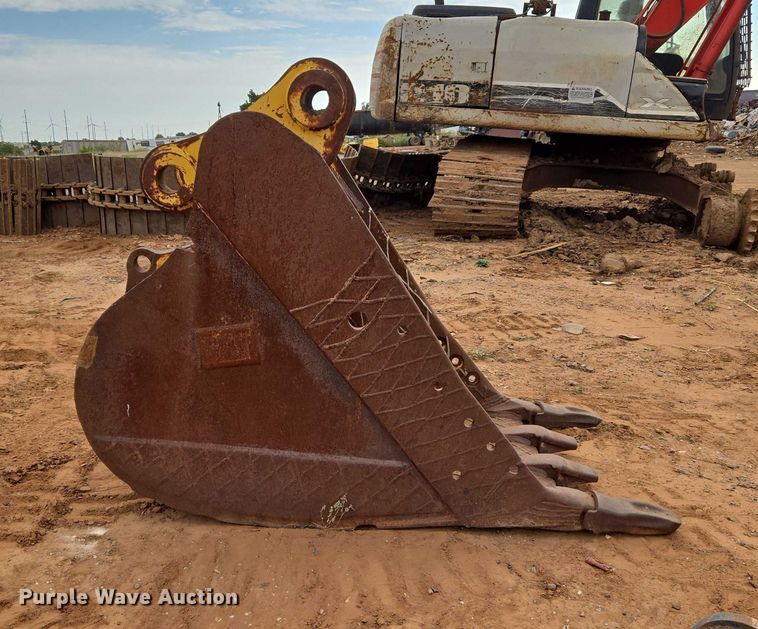 image for item EU3852 Caterpillar excavator bucket