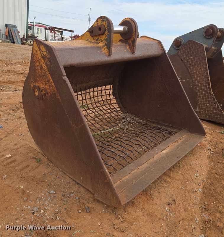 image for item EU3853 excavator bucket