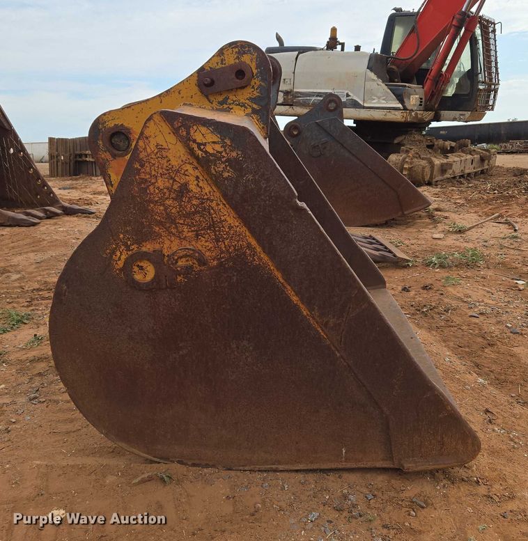 image for item EU3853 excavator bucket