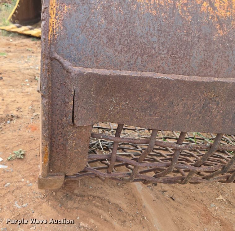 image for item EU3853 excavator bucket