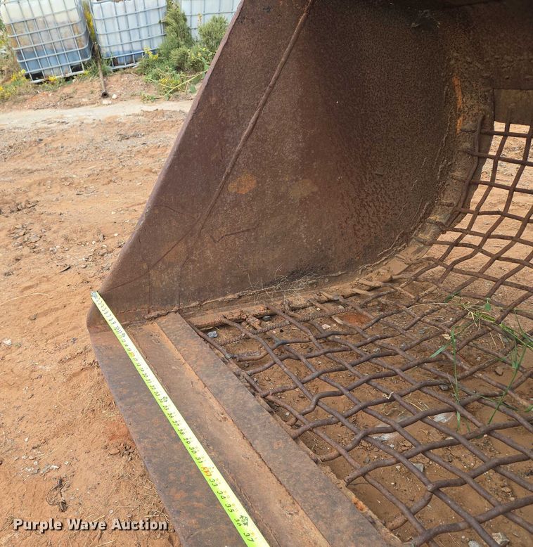 image for item EU3853 excavator bucket