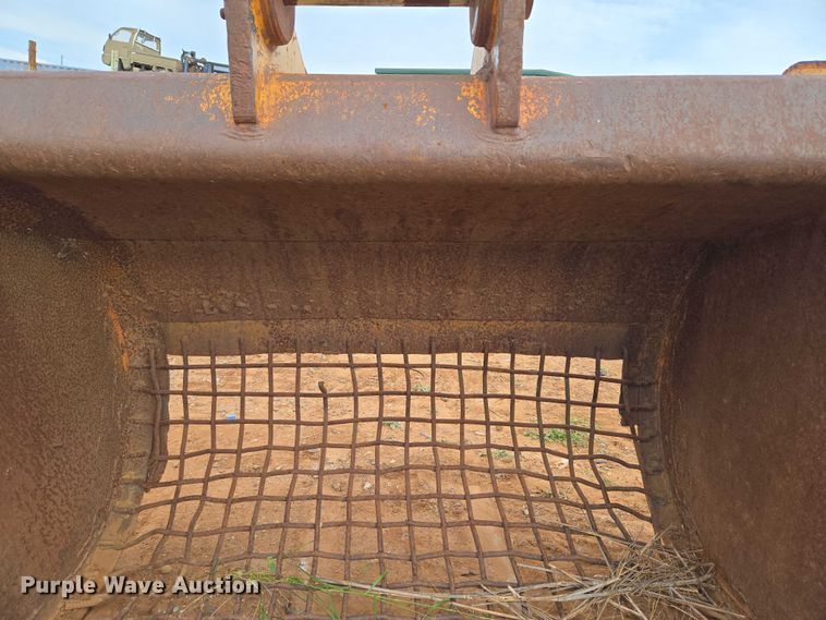 image for item EU3853 excavator bucket