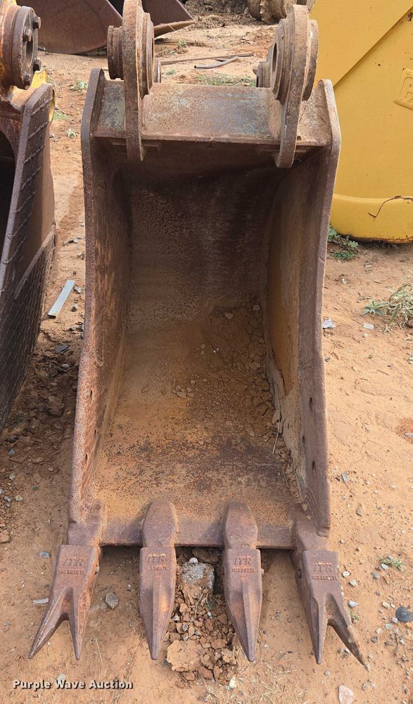 image for item EU3855 John Deere 130G excavator bucket
